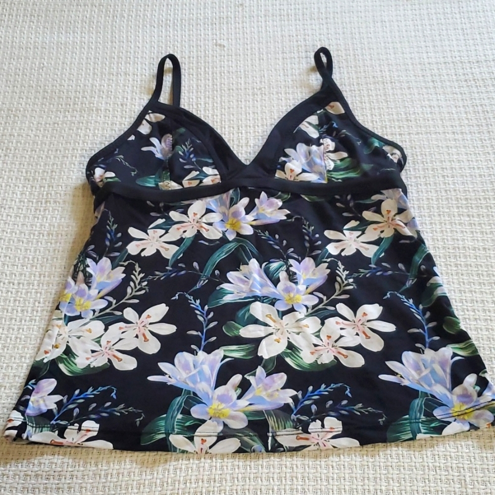ATHLETA Tankini with Flowers 💐